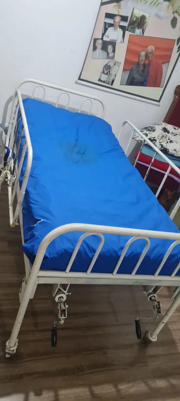 Cama hospitalar e acessórios 