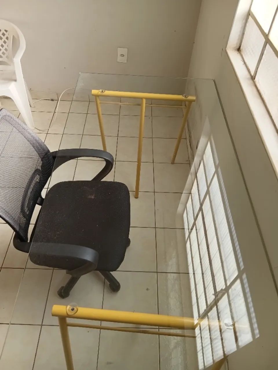 Mesa e cadeira de escritório  - Foto 4