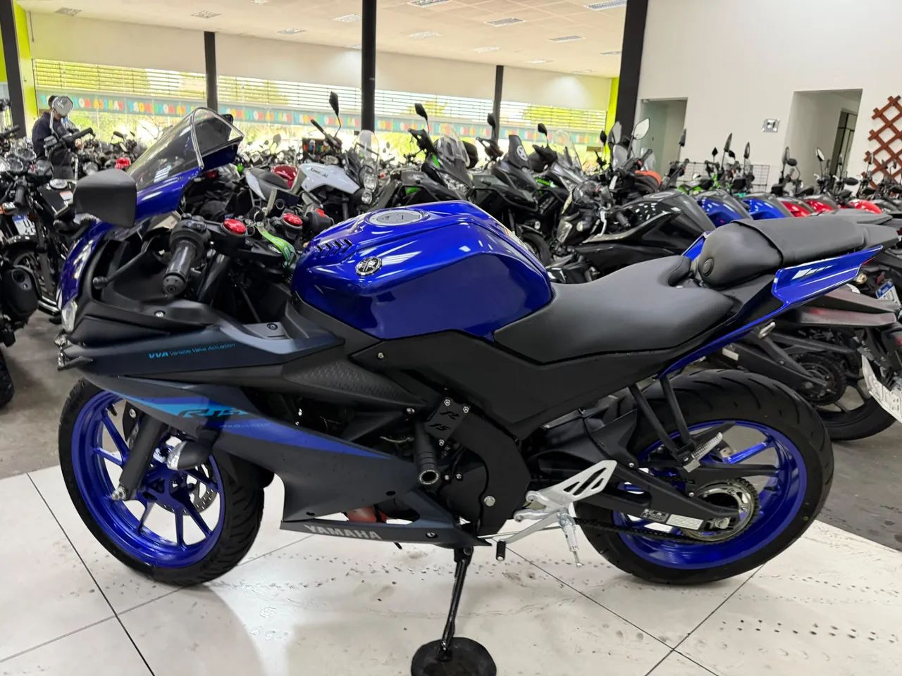 YAMAHA YZF R15 - Foto 3