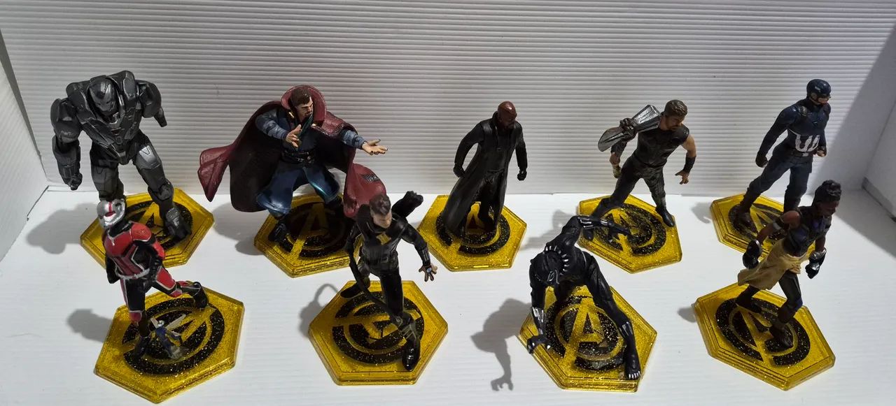 Lote Bonecos miniatura Marvel Avanger