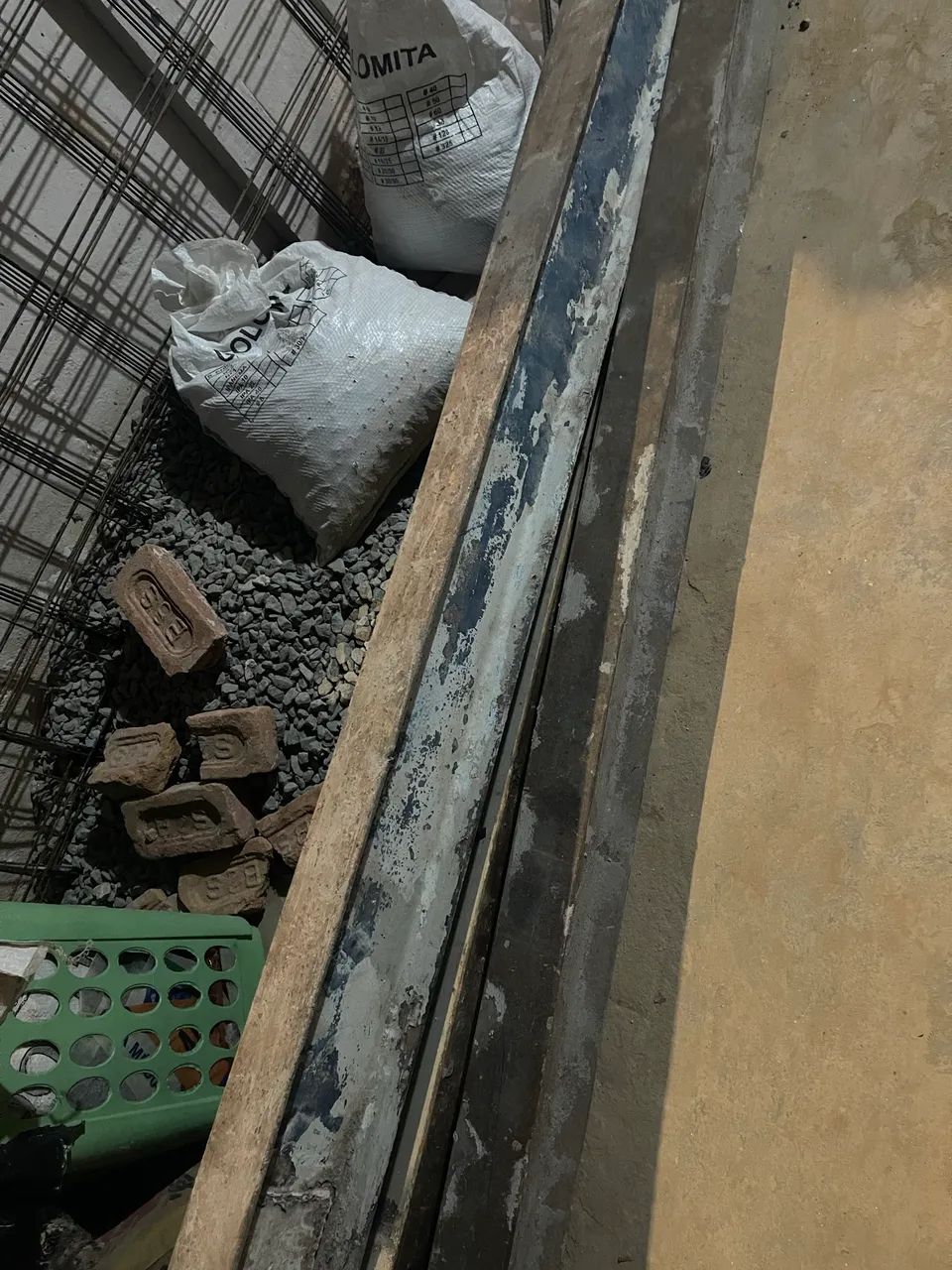 Viga H para Estruturação 441140089539809283