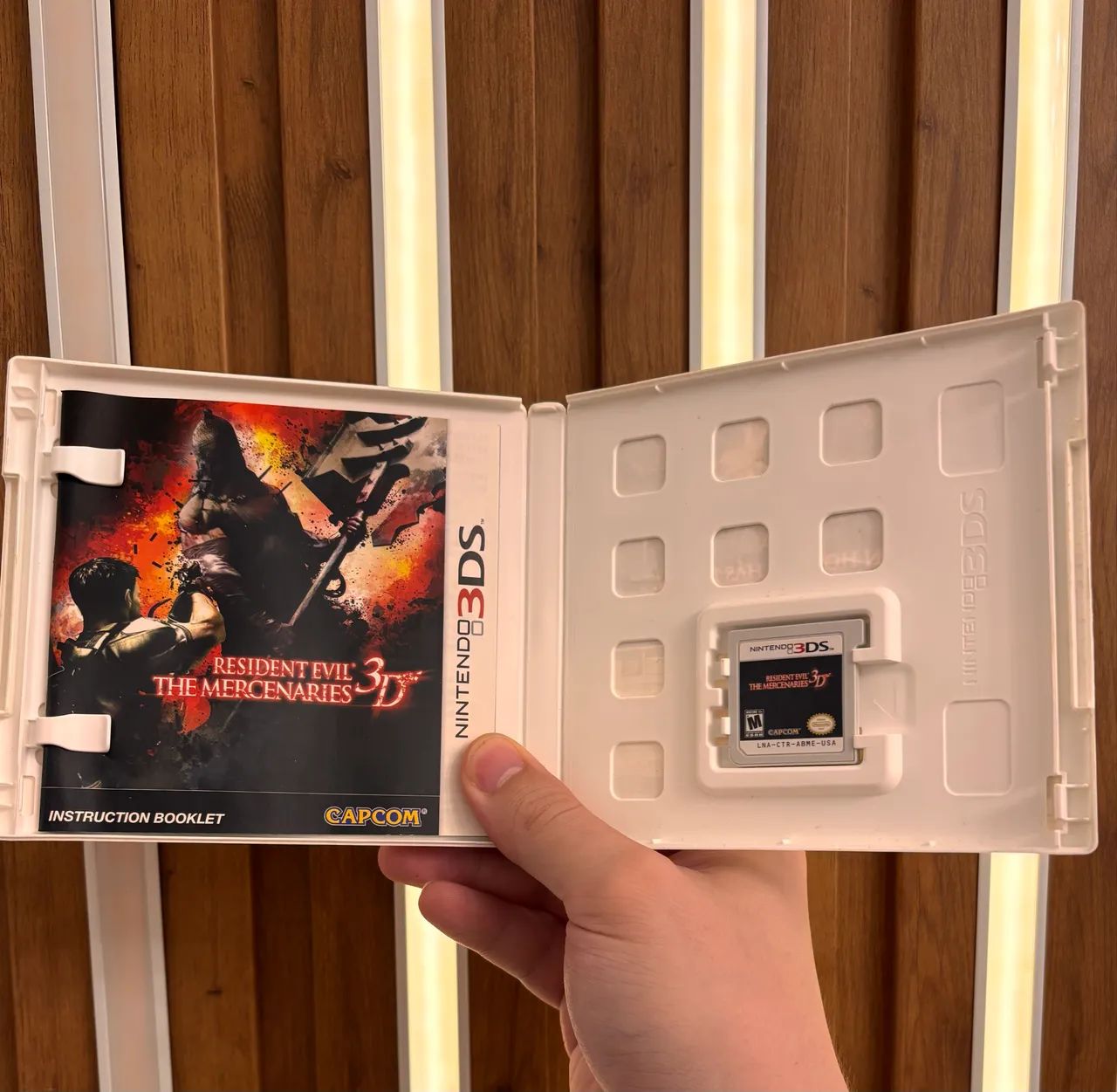 Lote de jogos Nintendo 3ds: Luigi Mansion e Resident Evil  - Foto 4