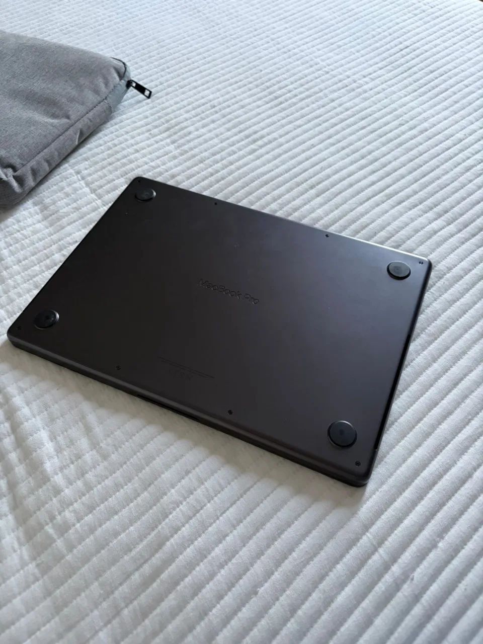 MacBook Pro A2992 M3 - Foto 4