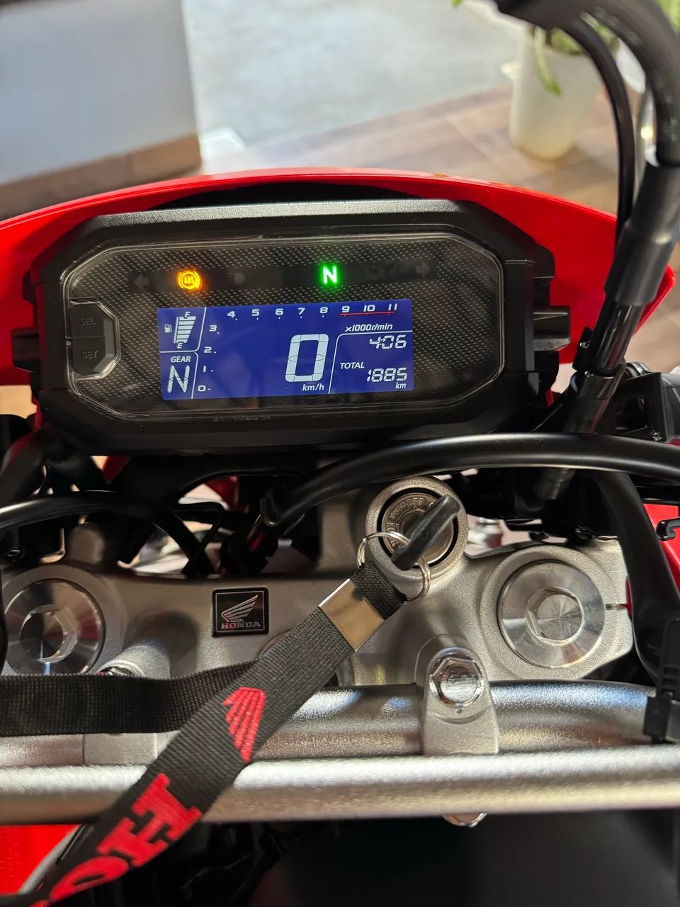 Tornado 300 com 1900 km - Foto 5
