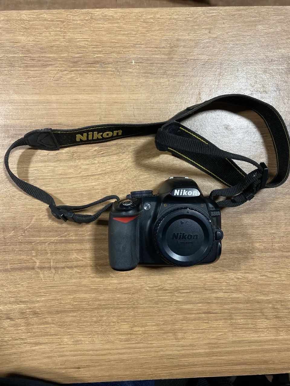 Câmera D3100 QUEBRADA, para retirada de peças 