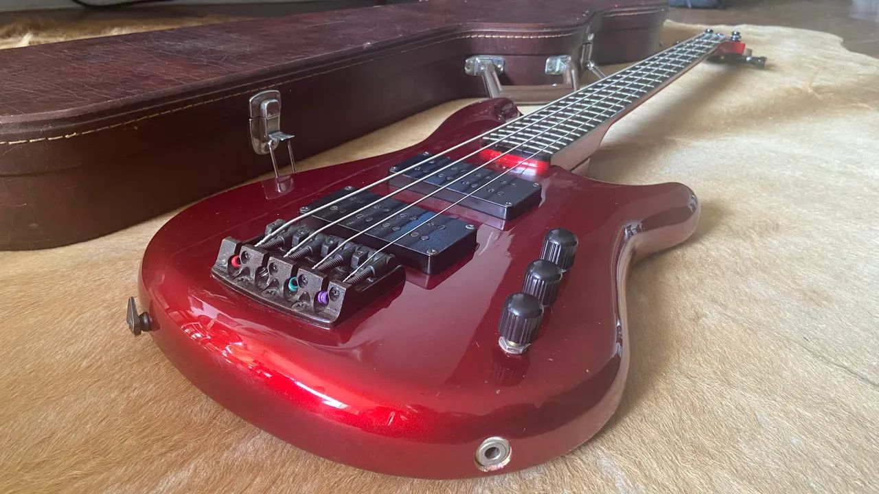 Baixo Ibanez RB 850 com case original - Foto 2