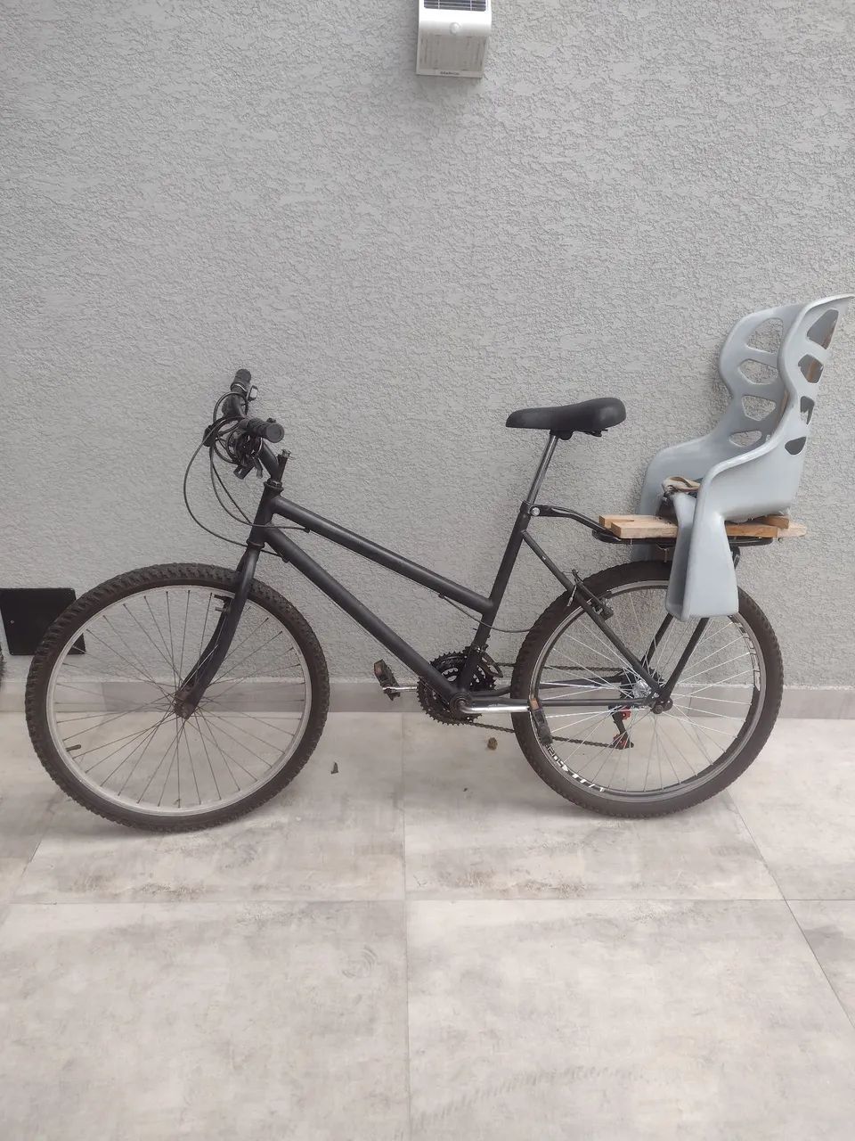 Cadeirinha e Bicicleta de marchas com cadeirinha 