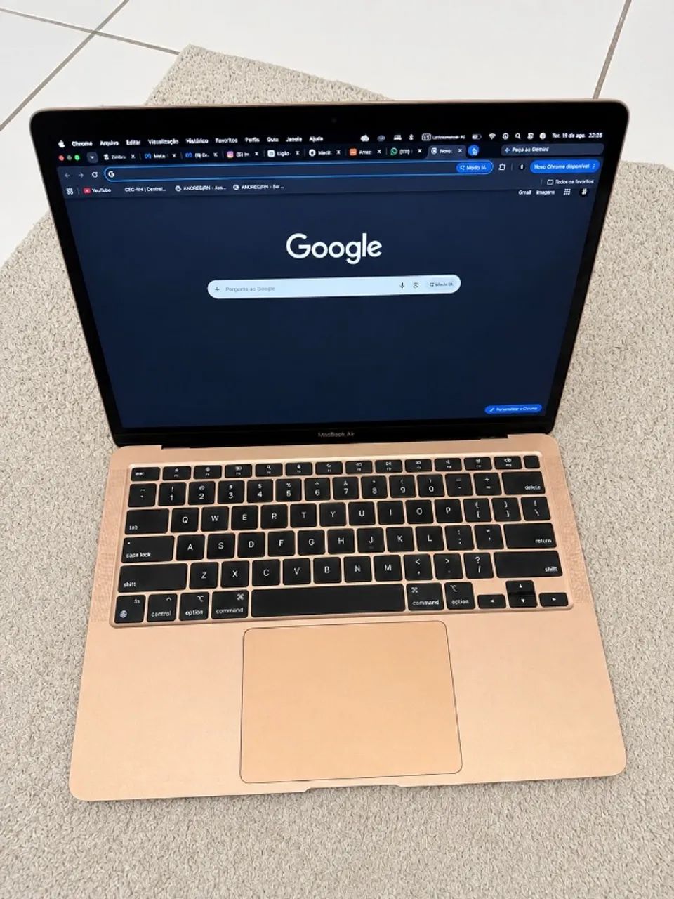 MacBook Air M1 2020 13 | 8GB RAM | 256GB SSD | Dourado | Excelente