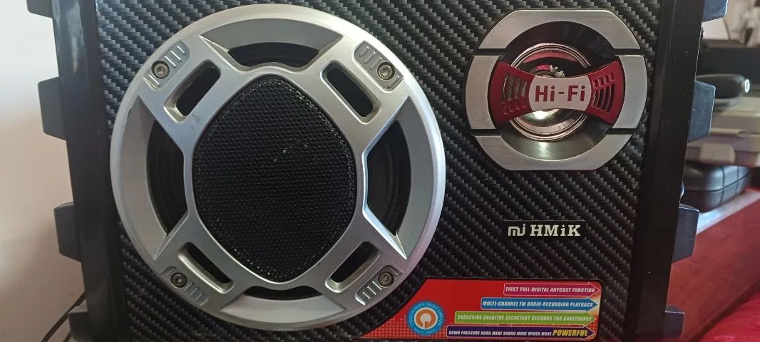 Caixa de Som Bluetooth MK-B28 com defeito 
