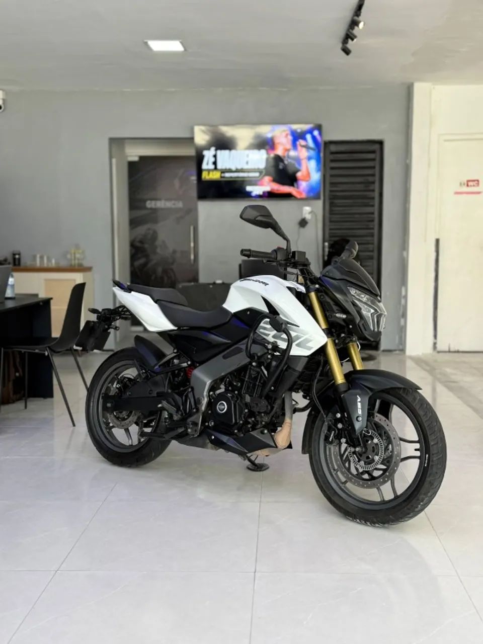 BAJAJ DOMINAR NS200 ? 2026 - Foto 2