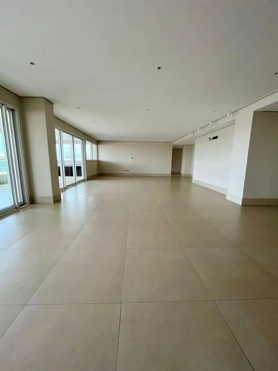 APARTAMENTO ALTO PADRÃO - EDIFÍCIO FOREST HILL