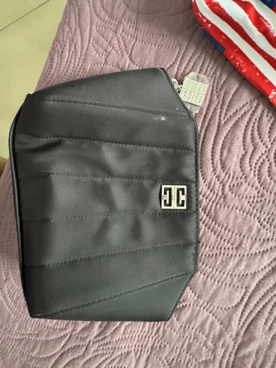 Necessaire Givenchy Paris Preta