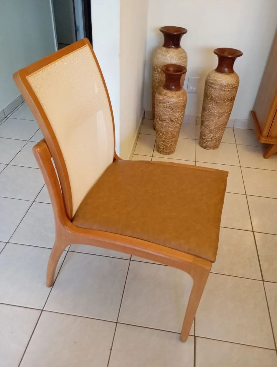 Mesa de Vidro com Madeira de 8 cadeiras - R$7.000,00 - Foto 5