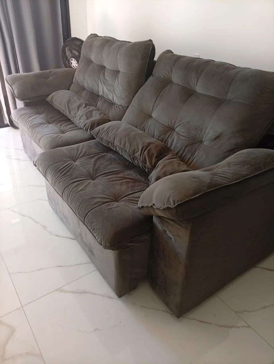Vendo sofá retrátil...bem inteiro  - Foto 4