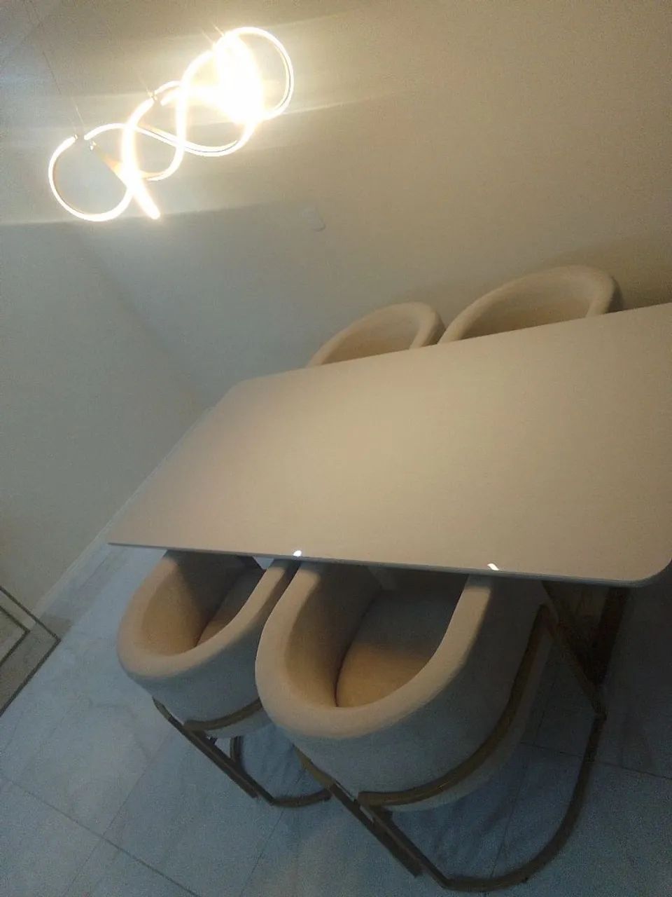 Vendo 4 Poltronas cor nude semi nova - Foto 3