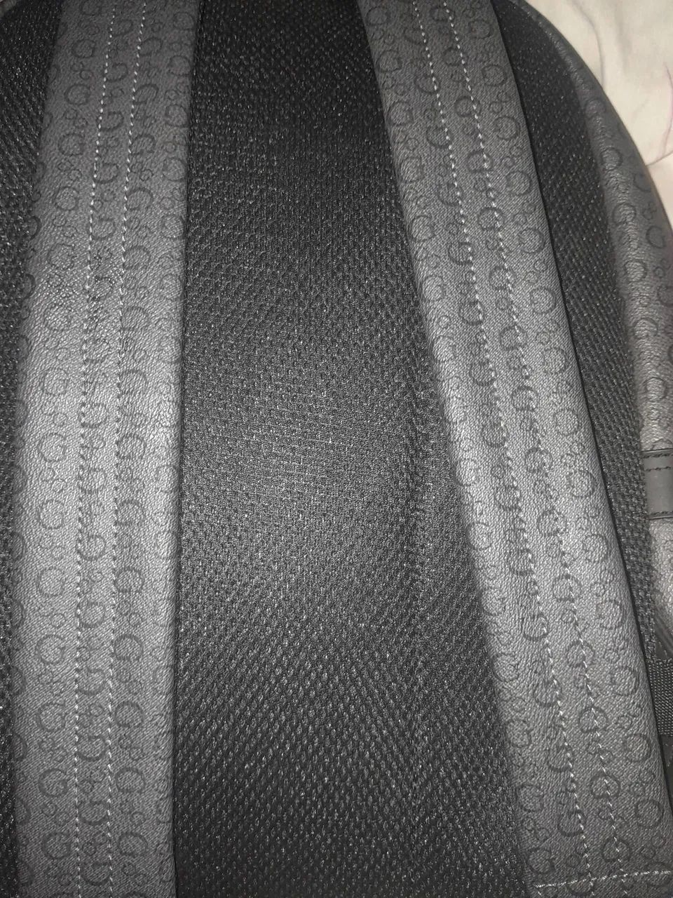Mochila marca guess semi novo - Foto 2