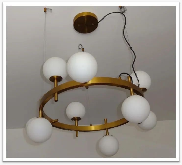 Lustre com 8 globos