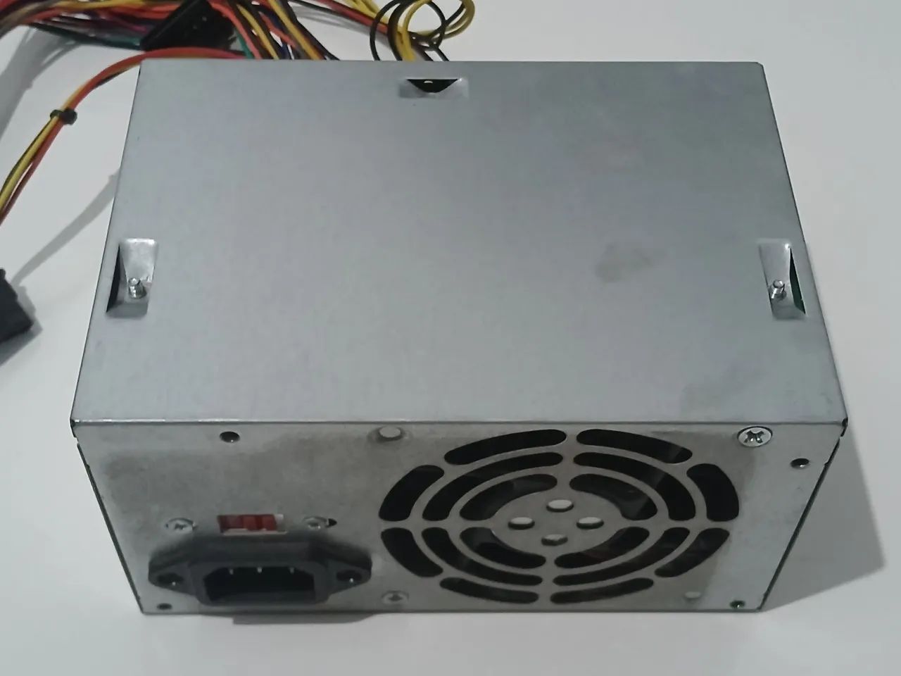 Fonte Tronos  230Wats - Foto 4