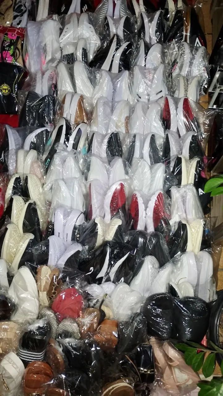 Vendo 50 pares de calçados 