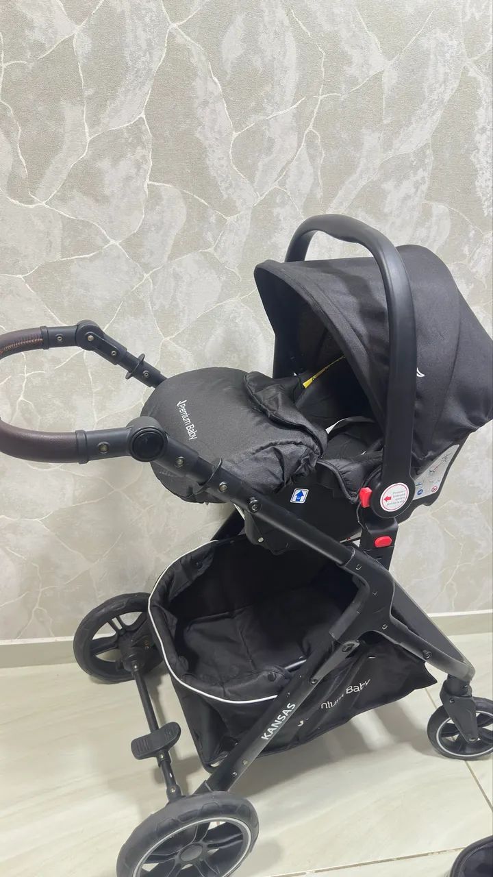 Carro de bebê e bebê conforto 