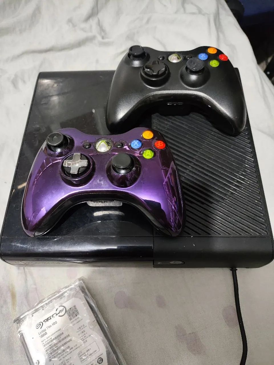 Xbox 360 com Desbloqueio + 2 Controles - Foto 2