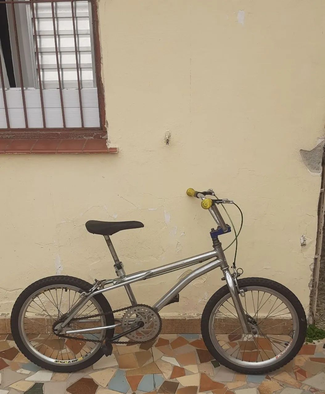 BICICLETA CROSS ARO 20 CROMADA - Foto 2