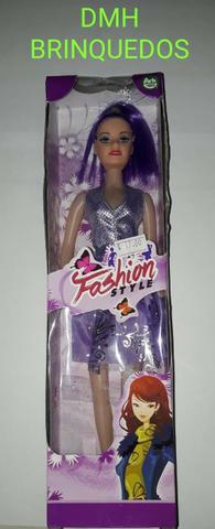 Boneca fashion style uma linda boneca para voce presentear quem voce ama
