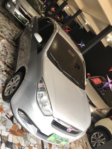 GRAN SIENA 1.4 Atractive 2016 é na talismã Veiculos - Foto 2
