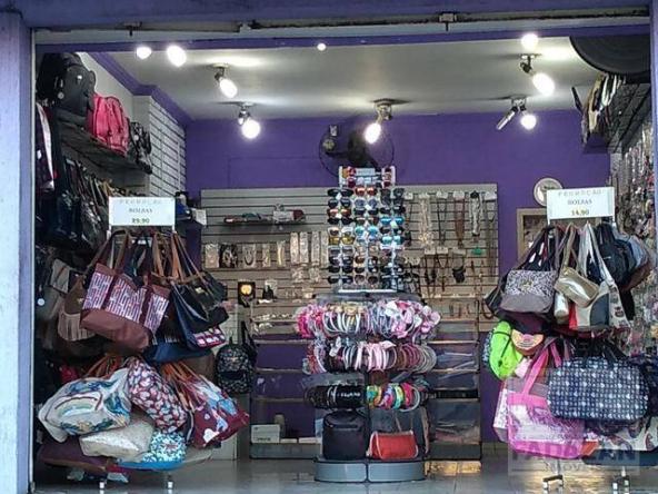 Loja de bijuterias, bolsas e acessórios femininos por r$ 49.000 - capão raso - curitiba/pr - Foto 3