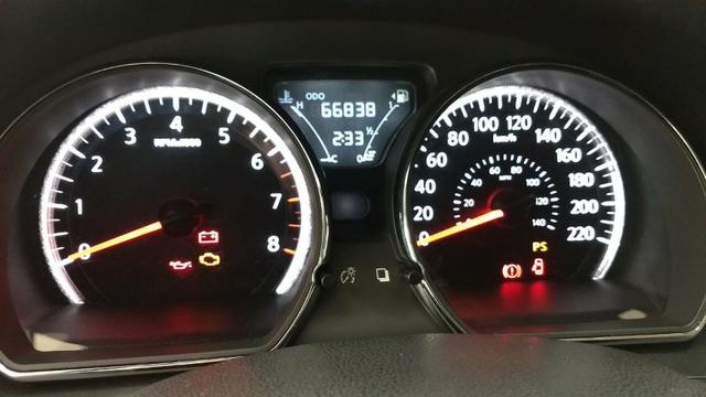 Nissan Versa - Foto 7