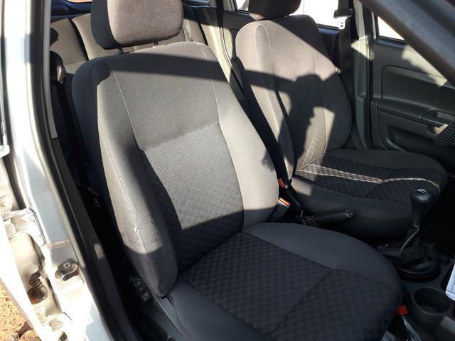 Vendo fiesta hatch 06 1.6 flex - Foto 5