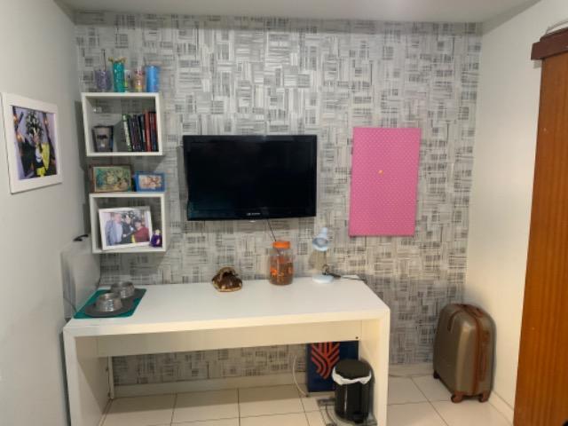 Baixou! Vendo sobrado 3 quartos Ótima localização R$390 mil imperdível - Foto 8