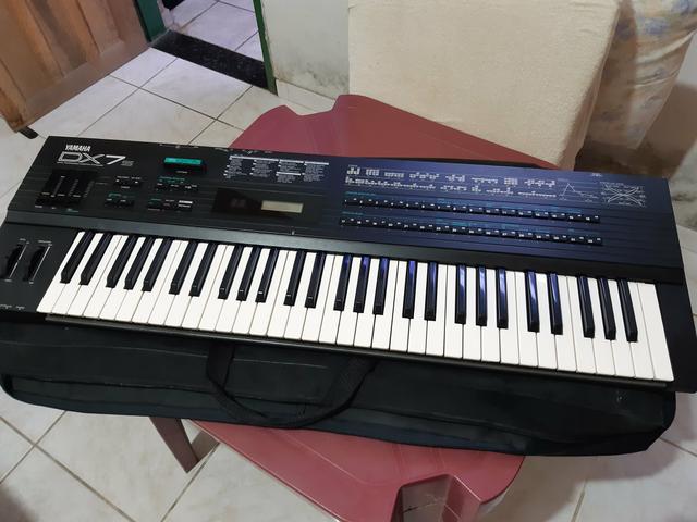 Yamaha Dx7s p/reparo