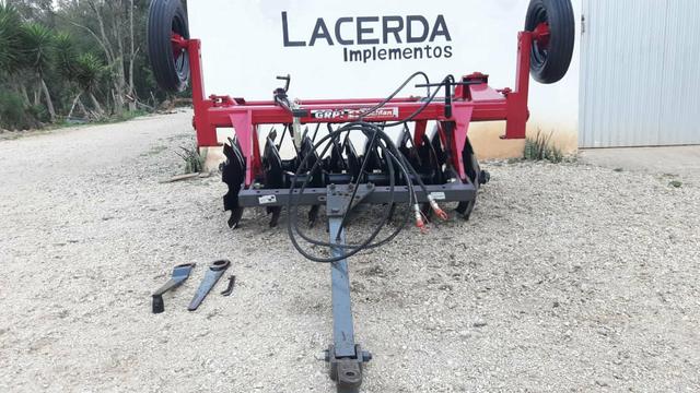 Grade aradora 14 X 26 para trator