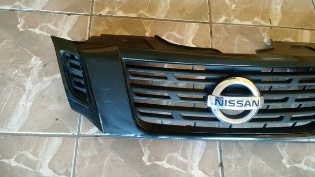 Grade Nissan Frontier 2019 2020 - Foto 2