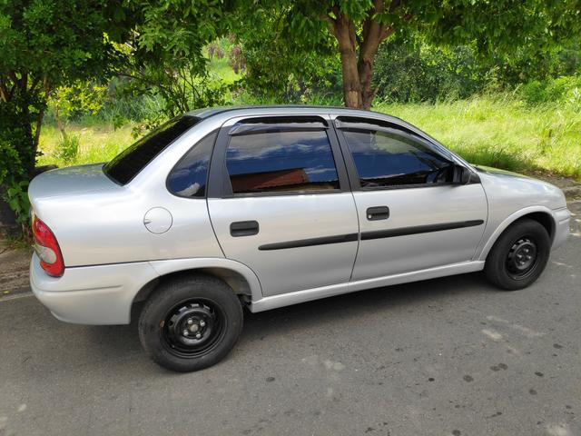 Corsa sedan 1.6 completo