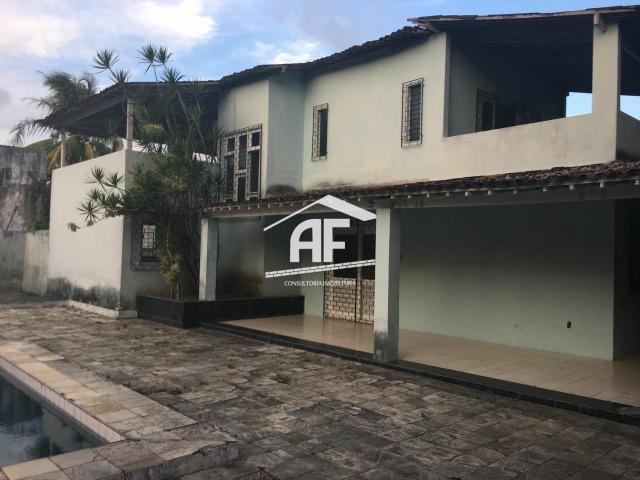 Chácara para venda tem 4200 m² com 4 quartos (2 suítes)