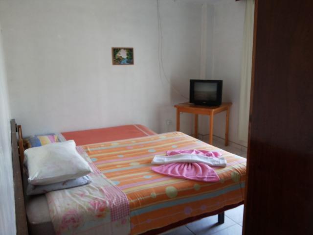 Quarto com banheiro, internet, agua, luz, inclusos - Foto 6