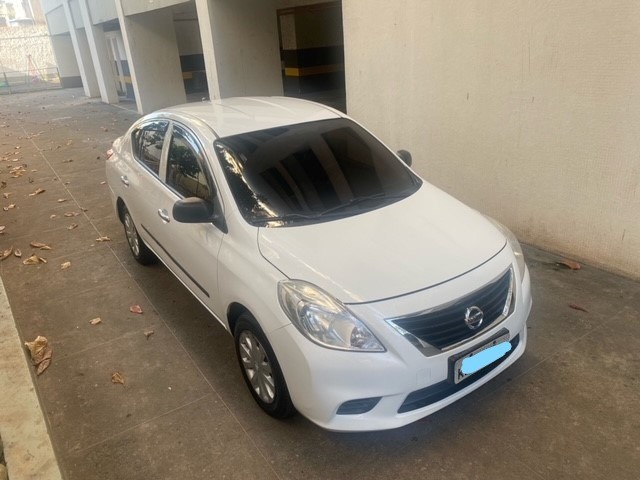 NISSAN VERSA 1.6 EXCELENTE ESTADO