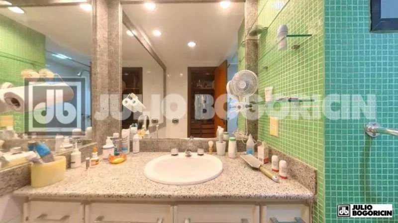 Apartamento a venda no Leblon 2ªquadra da praia prédio de luxo varanda 3 quartos 2vagas - Foto 10