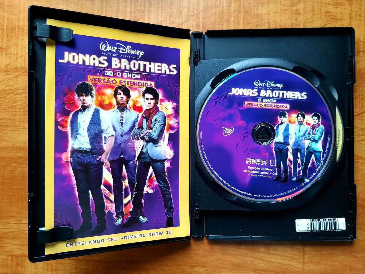 DVD Duplo Jonas Brothers 3D O Show Versão Estendida com luva e 2 óculos 3D - Foto 2