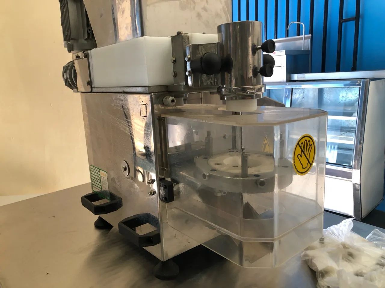 Máquina de coxinha new piccola 2.0 bralyx  - Foto 4