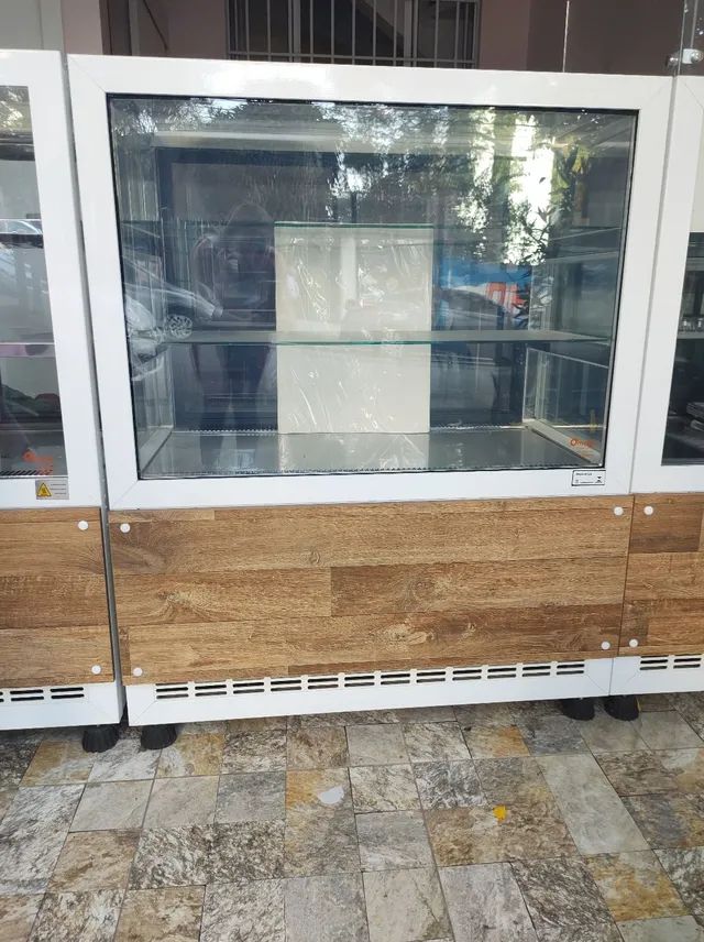 Vitrine balcão omega refrigerada 