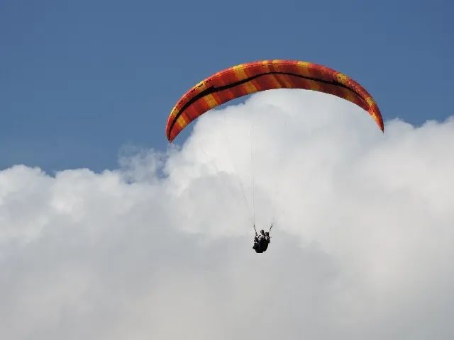 Parapente duplo Kangaroo 4 - Tandem LTF / EN C - Revisada com laudo  Cor personalizada  - Foto 4