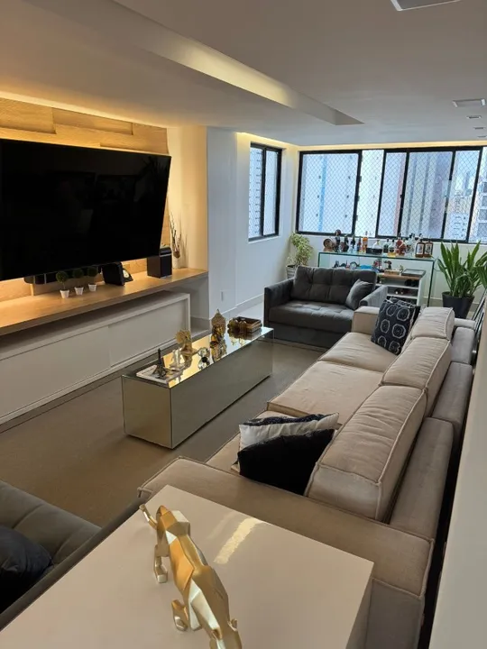 Apartamento 225 metros retão de Manaíra ? Um por andar