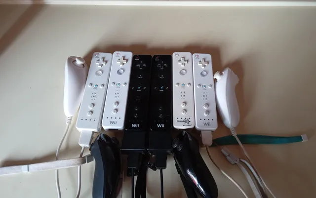 Wii U Gamepad, Controles de Wii e acessórios