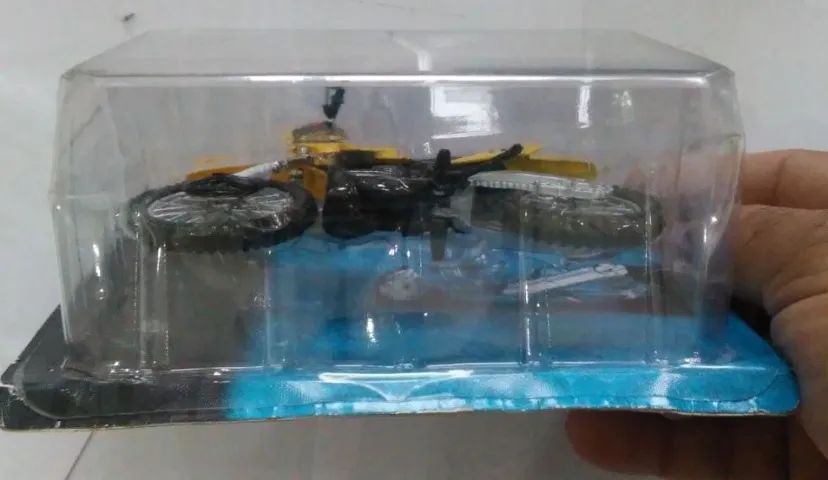 Miniatura Moto Suzuki Rm250 Metal Maisto 1:18 - Foto 2