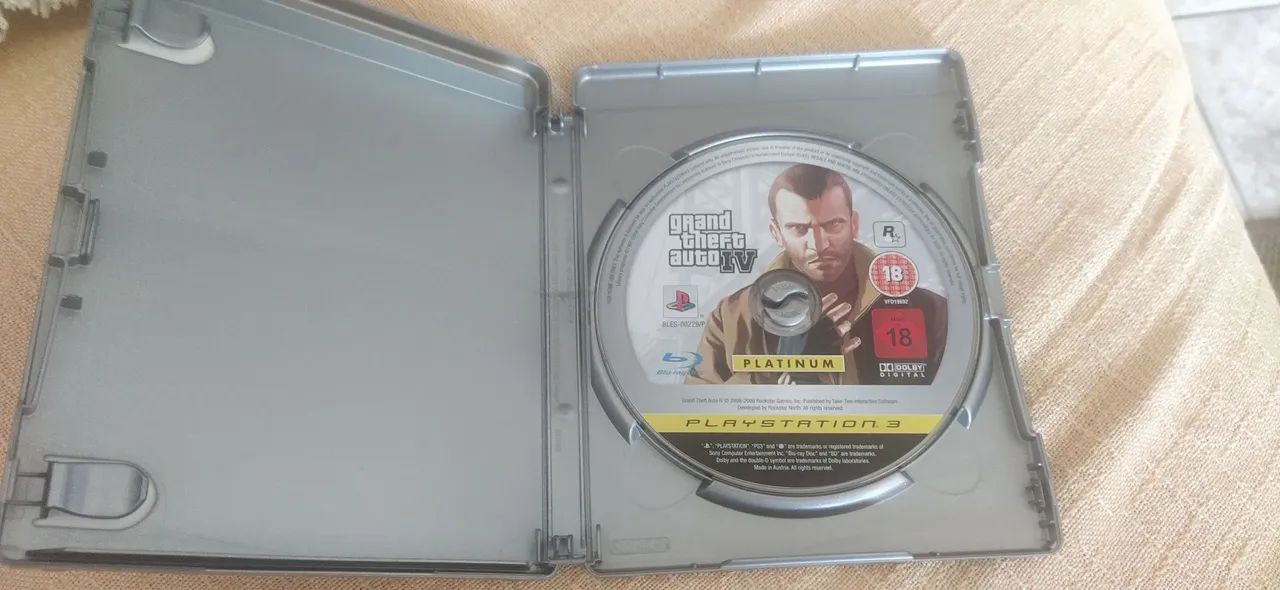 Grand Theft Auto IV - PS3 - Foto 2