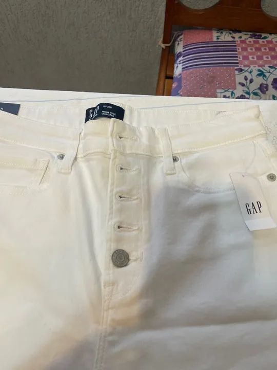 Calça branca feminina Gap - Foto 4