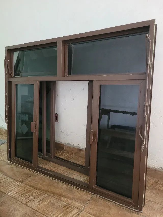 02 Janela perfil marrom 4 folhas 1,20 X 1,40 - Foto 2